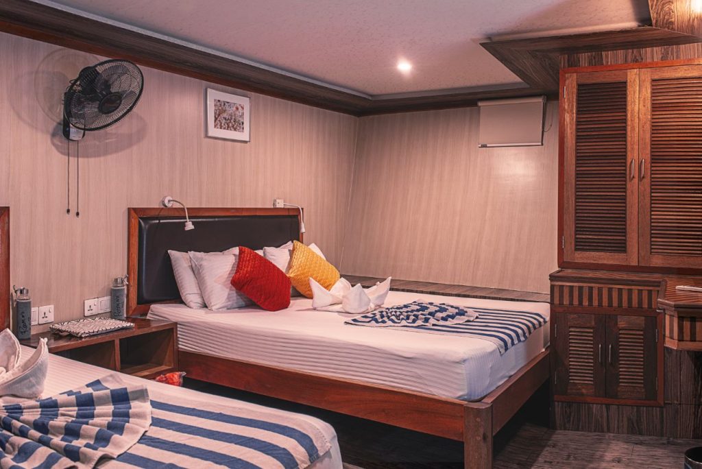 Room 4 _ 5 - Lower Deck (2)