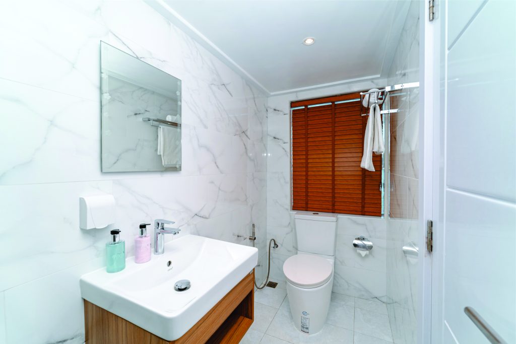 Cabin 8 Toilet (Upper Deck)