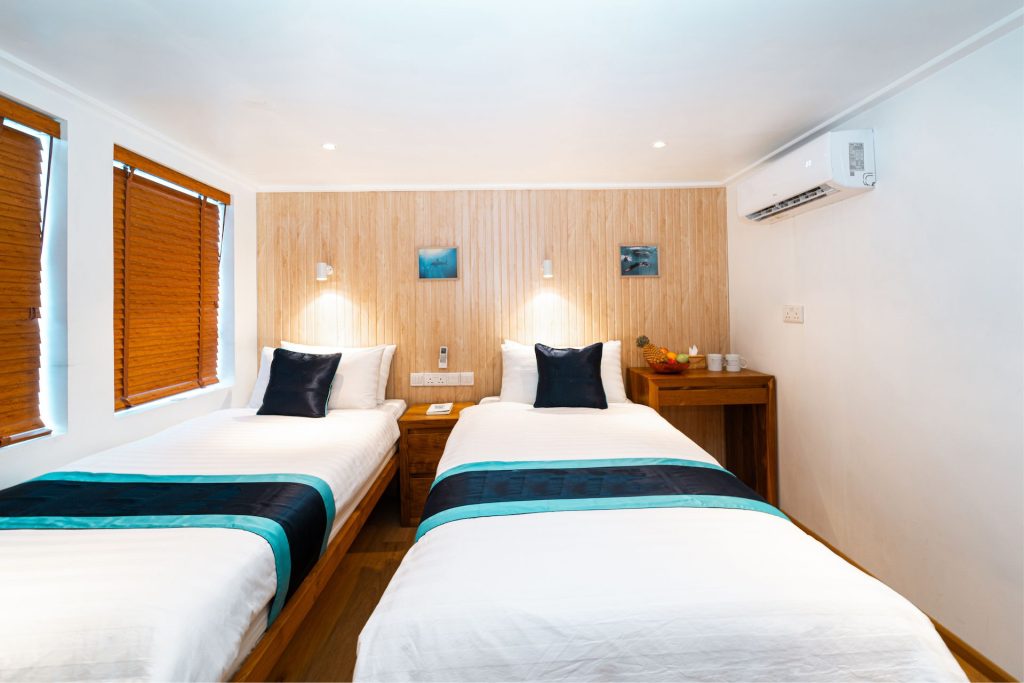 Cabin 9 (upper Deck)